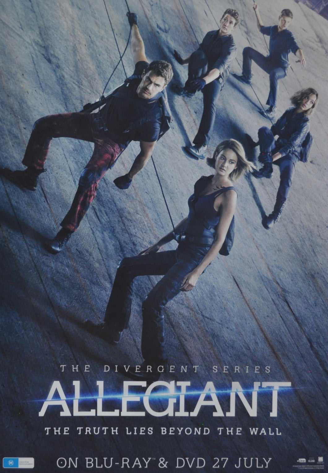 divergent dvd poster